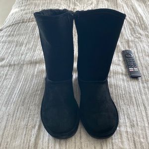 New Black BEARPAW boots